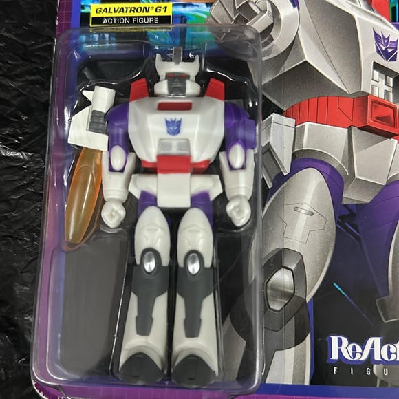 Transformers - Picture 3 of 4